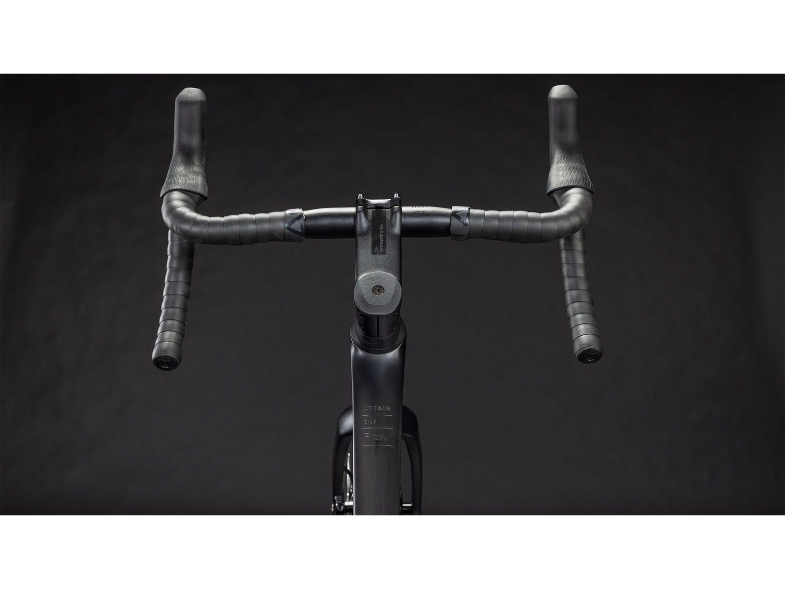 Cube Attain C:62 Race, blackline | Bild 5
