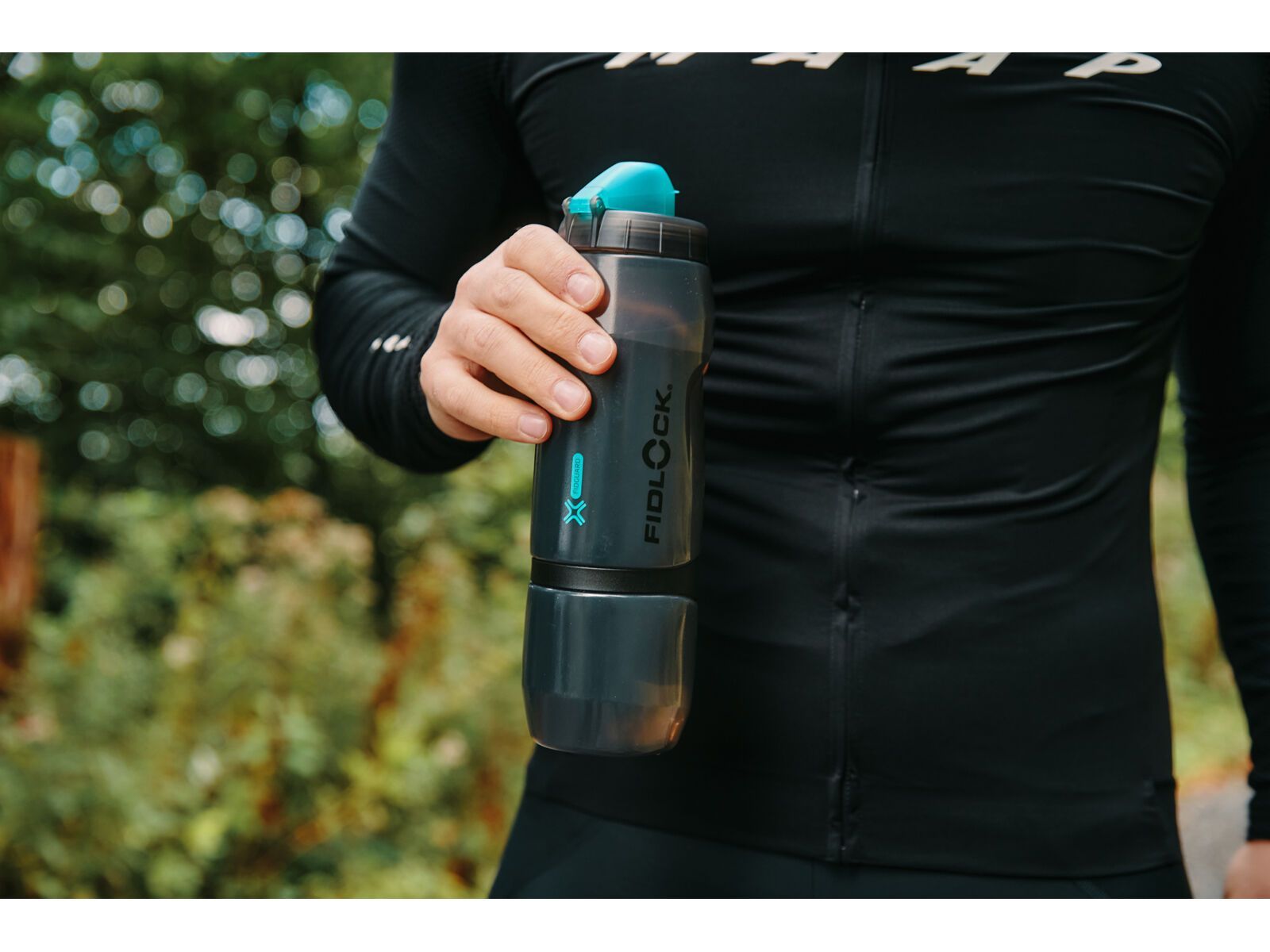 Fidlock Twist Bottle 800 Antibacterial + Bike Base, transparent black/light green | Bild 19