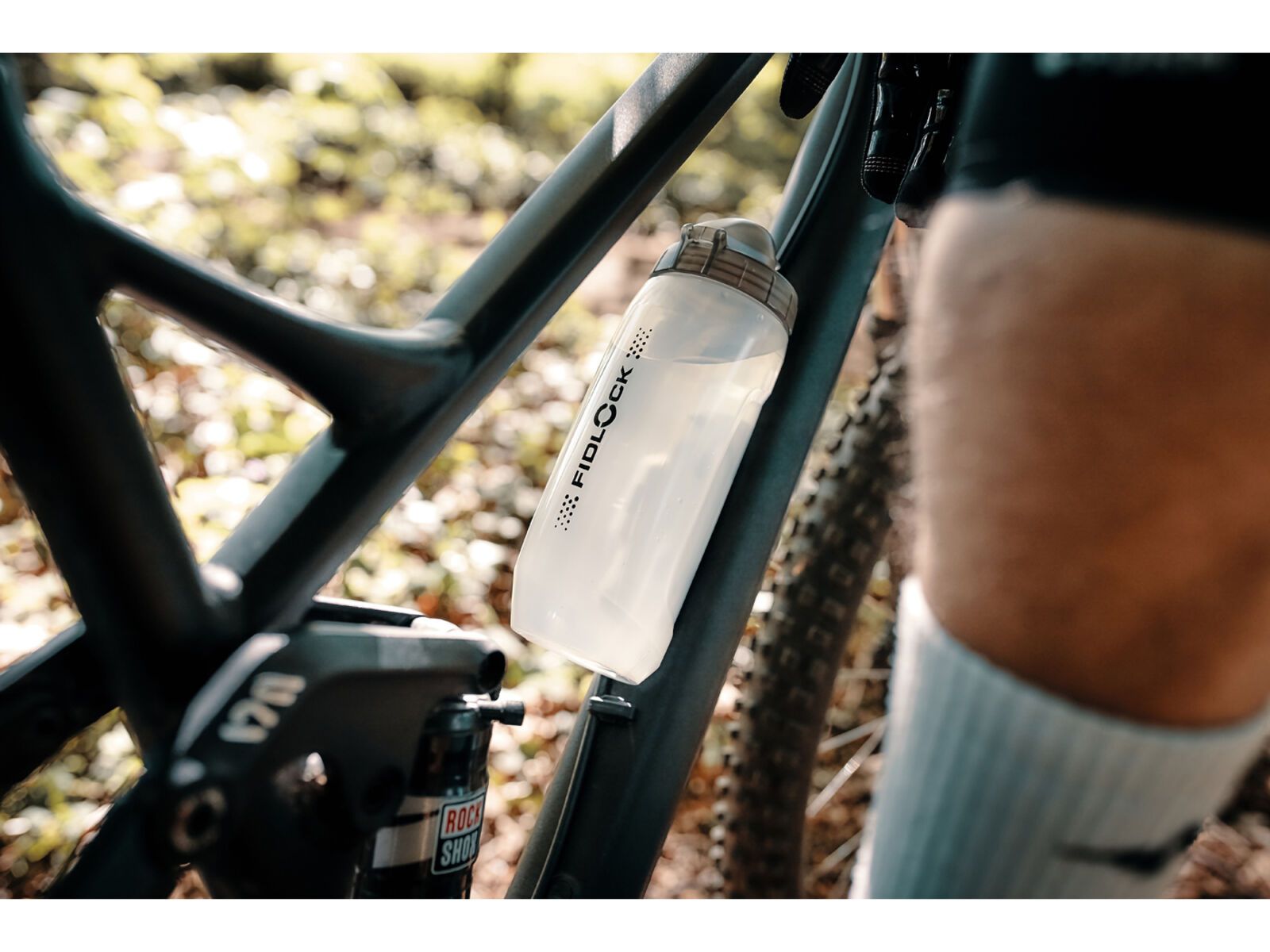 Fidlock Twist Bottle 590 + Bike Base, transparent white | Bild 6