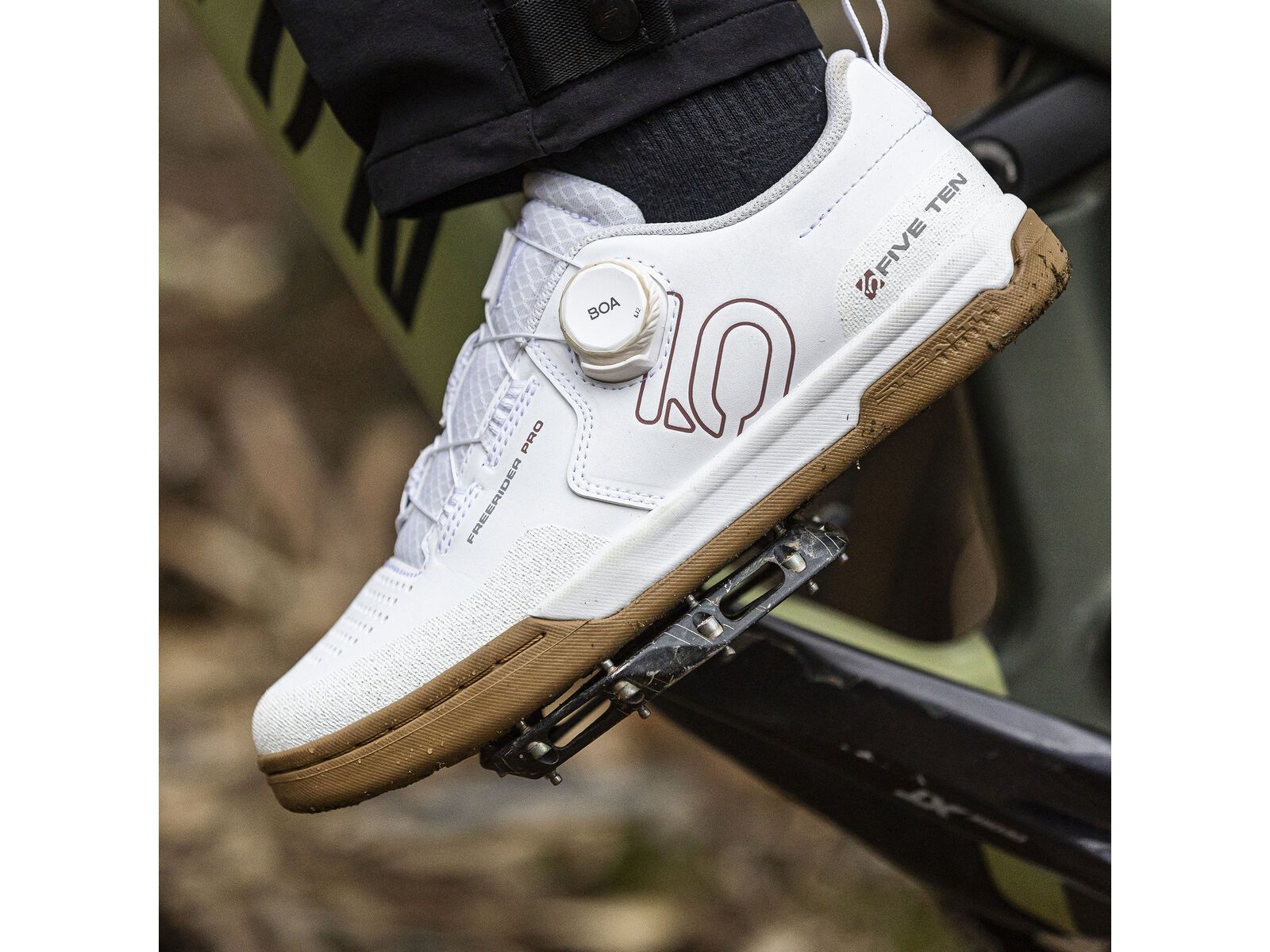 Five Ten Freerider Pro Boa Women, cloud white/warm clay/grey three | Bild 9