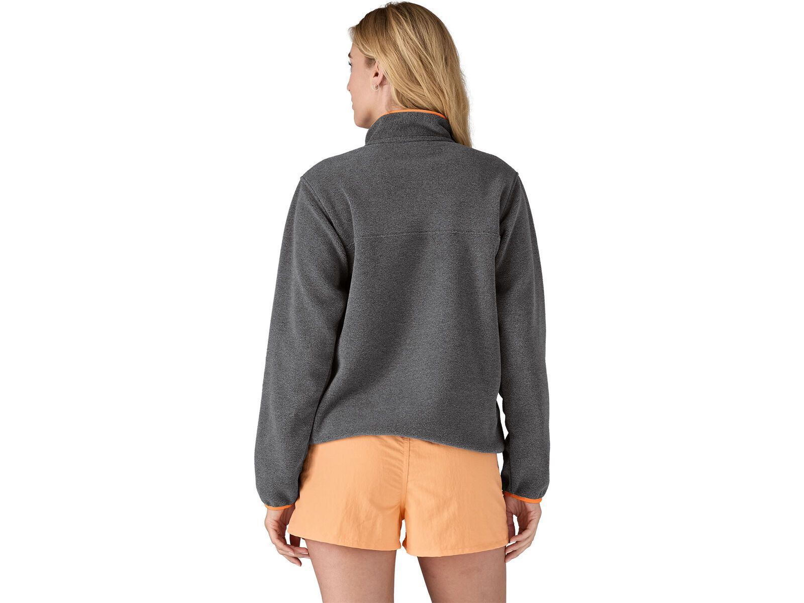 Patagonia Women's Lightweight Synchilla Snap-T Pullover, nickel w/vivid apricot | Bild 3