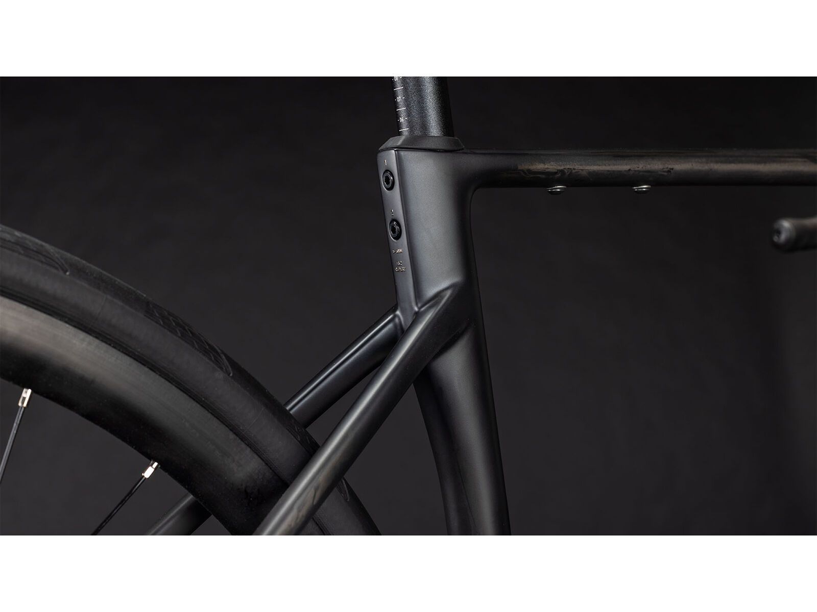 Cube Attain C:62 Race, blackline | Bild 8