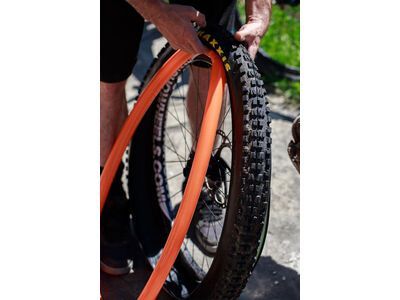 Tubolito Tubo MTB - 27.5 x 1.8-2.5, orange - Bild 9