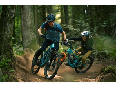 Santa Cruz Nomad CC / X0 AXS / RSV / Coil / MX, gloss aqua magenta - Bild 15