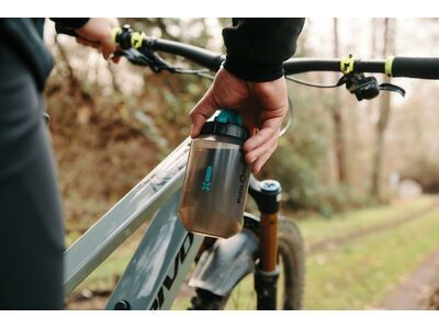 Fidlock Twist Bottle 550 Compact Antibacterial + Bike Base, transparent black/light green - Bild 5