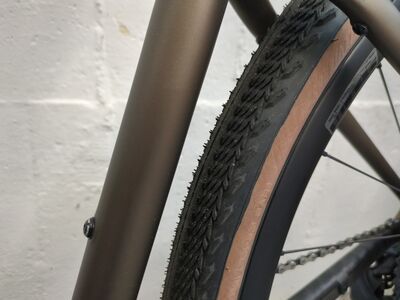 ***2. Wahl*** Specialized Diverge Expert Carbon burnt gold metallic/black liquid metal - Bild 4