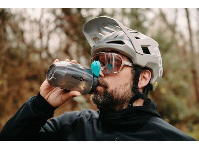 Fidlock Twist Bottle 550 Compact Antibacterial + Bike Base, transparent black/light green - Bild 13