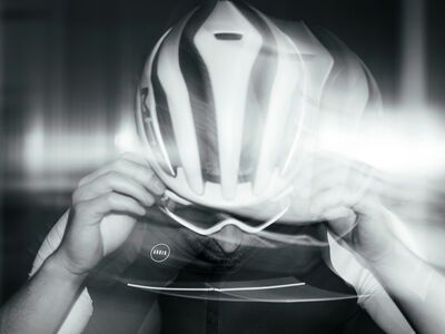 MET Trenta 3K Carbon MIPS, red iridescent/glossy - Bild 9