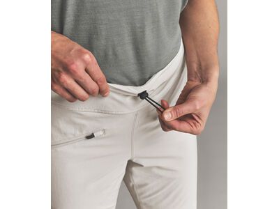 Ortovox Venet Softshell Pants W, white tea - Bild 5
