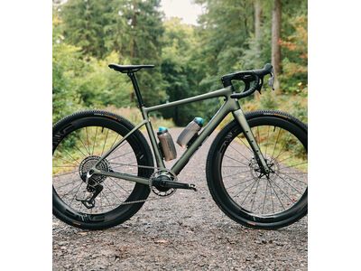 Fidlock Twist Bottle 750 Antibacterial + Bike Base, transparent black/light green - Bild 15