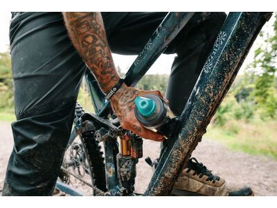 Fidlock Twist Bottle 450 Antibacterial + Bike Base, transparent black/light green - Bild 10