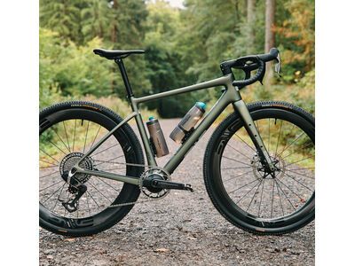 Fidlock Twist Bottle 800 Antibacterial + Bike Base, transparent black/light green - Bild 22