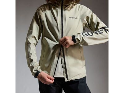 GOREWEAR Lupra 2.0 Gore-Tex Logo Kapuzenjacke Damen, tech beige/black - Bild 7