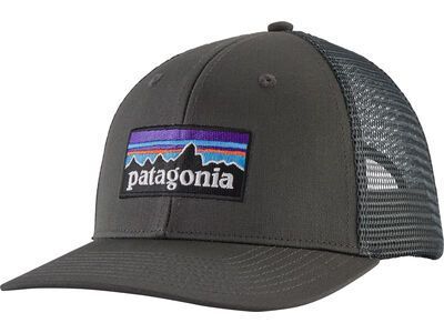 Patagonia P-6 Logo Trucker Hat, forge grey