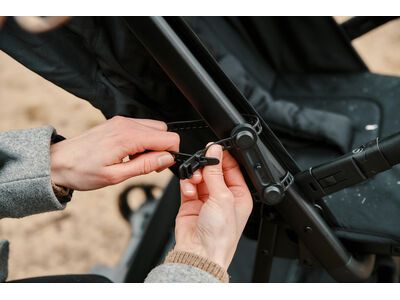 Fidlock Twist Bottle 590 + Uni Base, transparent black - Bild 14