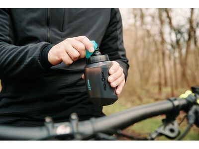Fidlock Twist Bottle 550 Compact Antibacterial + Bike Base, transparent black/light green - Bild 9