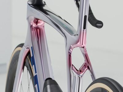 Trek Madone SLR 9 AXS Gen 8, icon interstellar - Bild 4