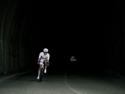 MET Trenta MIPS, absolute white limited edition - Bild 13