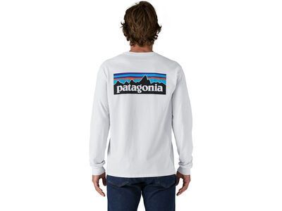 Patagonia Men's Long-Sleeved P-6 Logo Responsibili-Tee, white - Bild 6