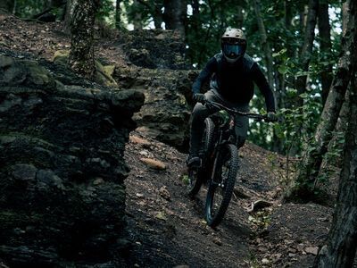 MET Parachute MCR MIPS, white iridescent/matt - Bild 22