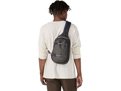 Patagonia Atom Sling 8L, smolder blue - Bild 3