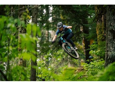 Santa Cruz Nomad CC / X0 AXS / RSV / Coil / MX, gloss aqua magenta - Bild 16