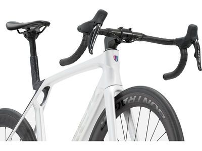 Trek Madone SL 6 Gen 8, gloss crystal white/matte deep smoke - Bild 5