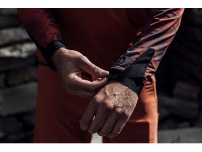 ION Tee Traze AMP LS AFT, crimson earth - Bild 11