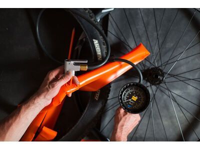 Tubolito Tubo MTB - 27.5 x 1.8-2.5, orange - Bild 7