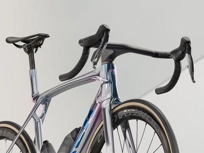 Trek Madone SLR 9 AXS Gen 8, icon interstellar - Bild 5