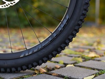 Amflow PL Carbon Pro - 800 Wh, cosmic black - Bild 17