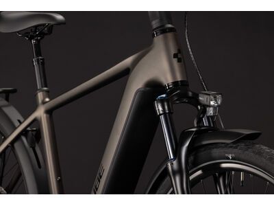 Cube Touring Hybrid Pro 800, metallicumbra´n´black - Bild 6