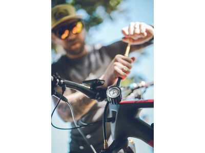 Lezyne Shock Drive, black/gold - Bild 4