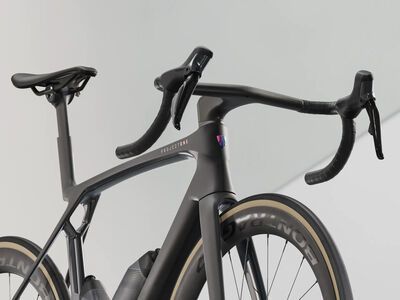 Trek Madone SLR 7 Gen 8, matte/gloss carbon smoke - Bild 5