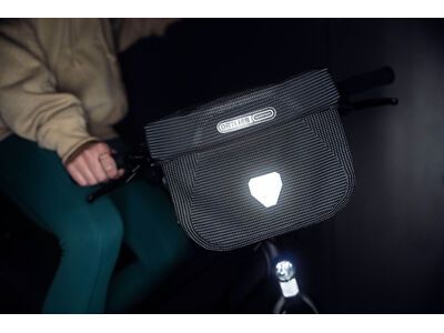 ORTLIEB Ultimate High-Vis 6,5 L, black reflective - Bild 10