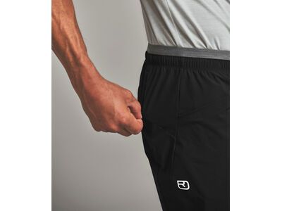 Ortovox Merino Shield Ultra Light Trace Shorts M, black raven - Bild 5